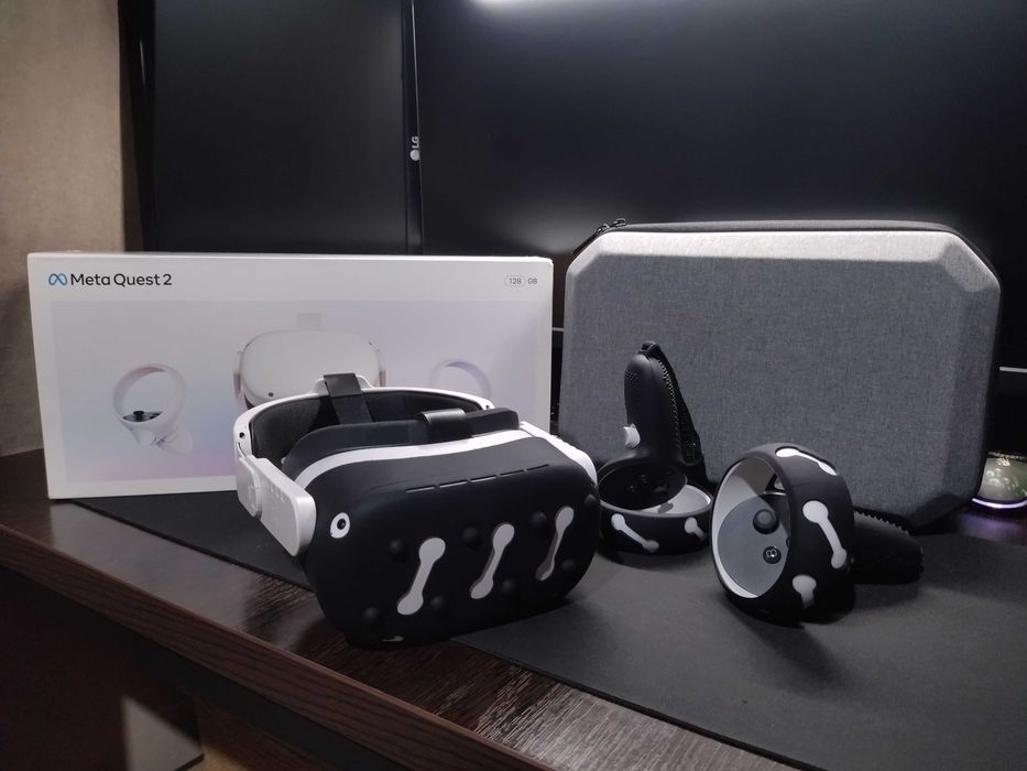 Meta Quest 2 128Гб + GamePad Case (Bobo VR M2 Pro+)