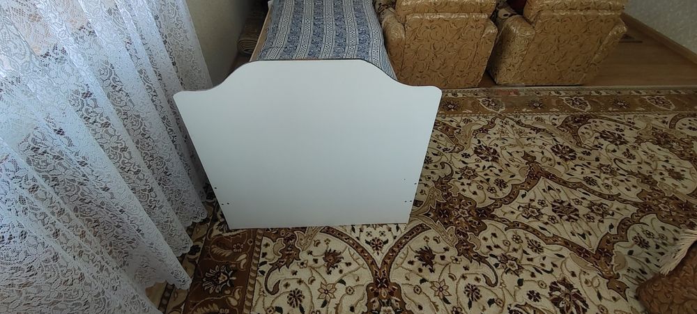 Кровать деревянная