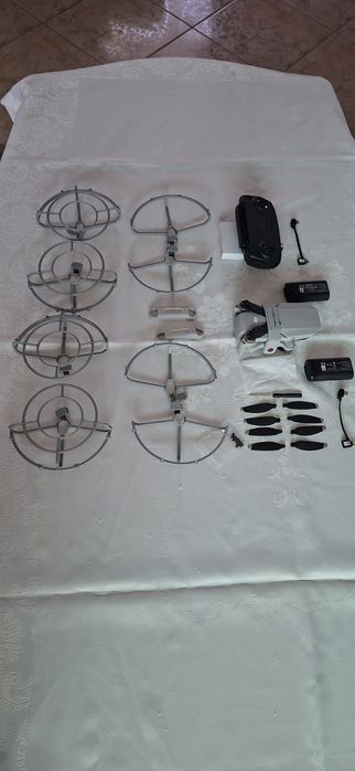 Дрон Dji mavic mini 2 батерии, кара се и у дома