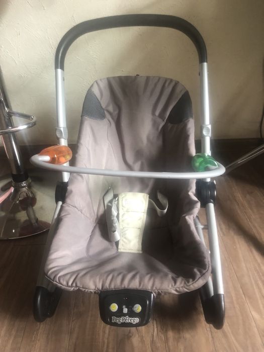 Шезлонг детский