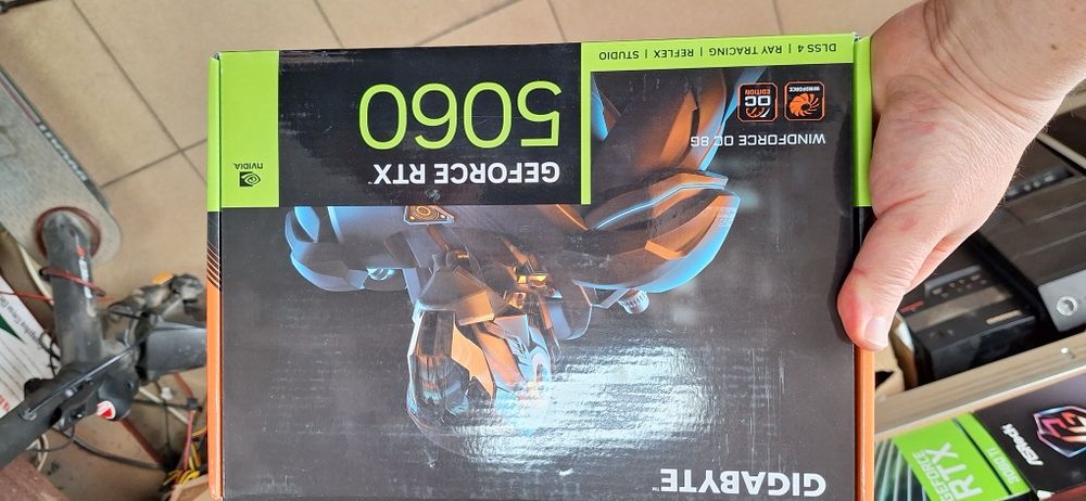 Продавам видеокарта Gigabyte Windforce RTX5060 8 GB GDDR7