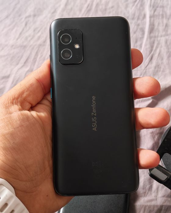 Asus ZenFone 8 compact