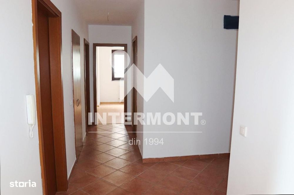 Apartament 3 camere de vânzare în Sinaia | 70,04 mp utili | Parter