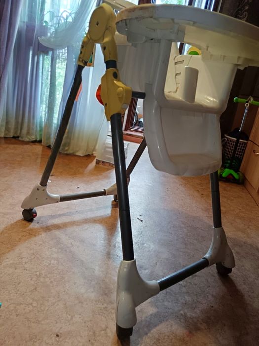 Продам столик детский