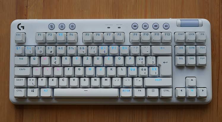 Продам Logitech G715 белая