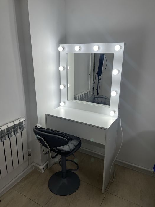 Туалетный столик& Стул