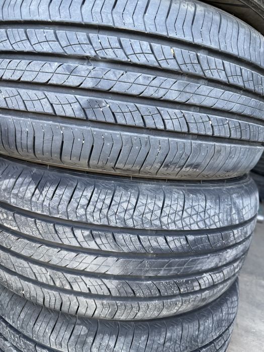 Продам комплект резины 215/50 R17