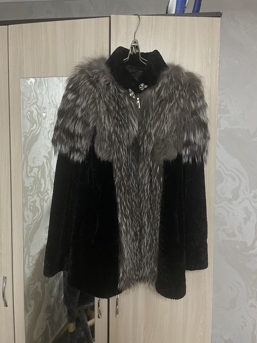 Стильный полушубок из цигейки