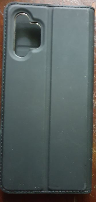 Vând foarte urgent huse originale Samsung.