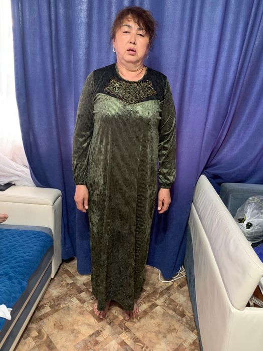 Продам вещи платья костьюм