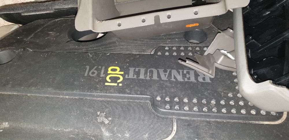 Капак двигател за Рено Еспейс 4 1.9 DCI