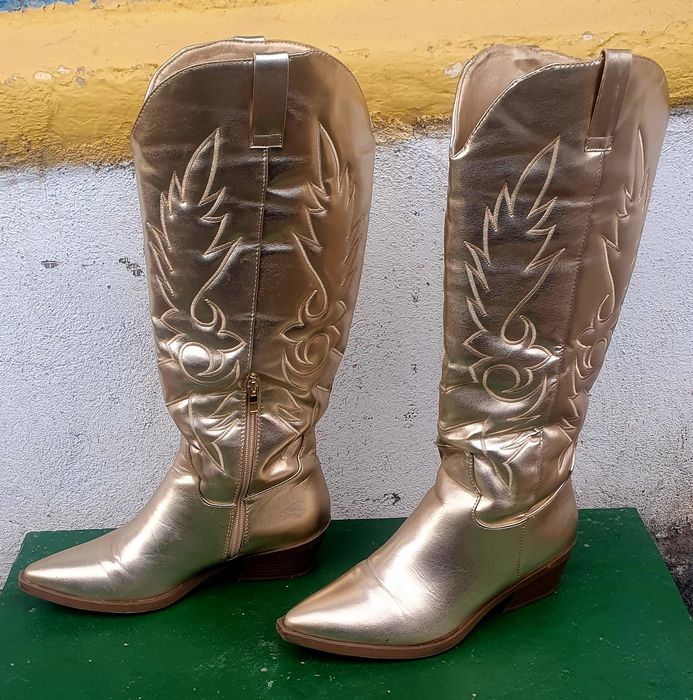 Cizme inalte cu fermoar nr.40