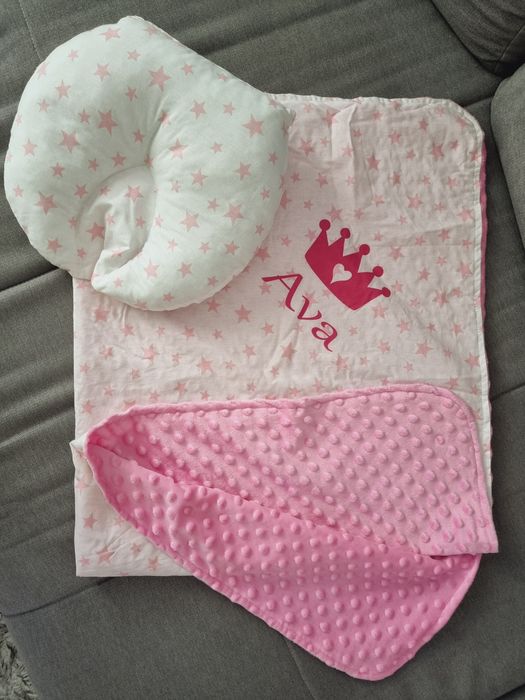 Paturica + pernuta bebe roz cu 2 fete personalizata "Ava"