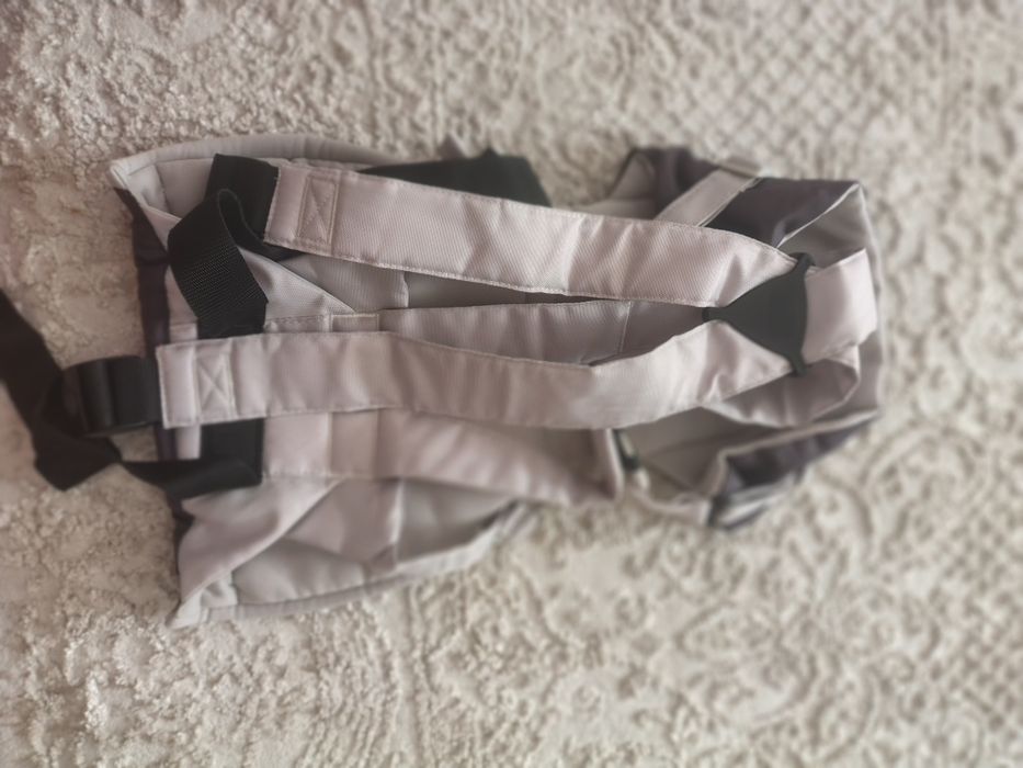 Vând marsupiu chicco