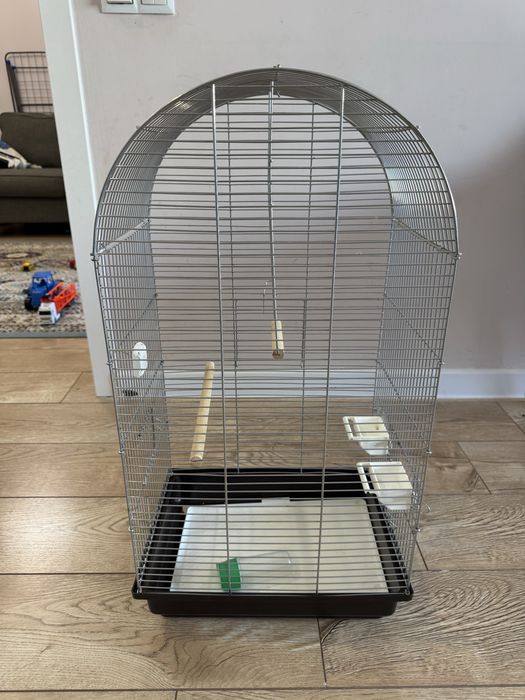 Продается клетка для птиц, новая.