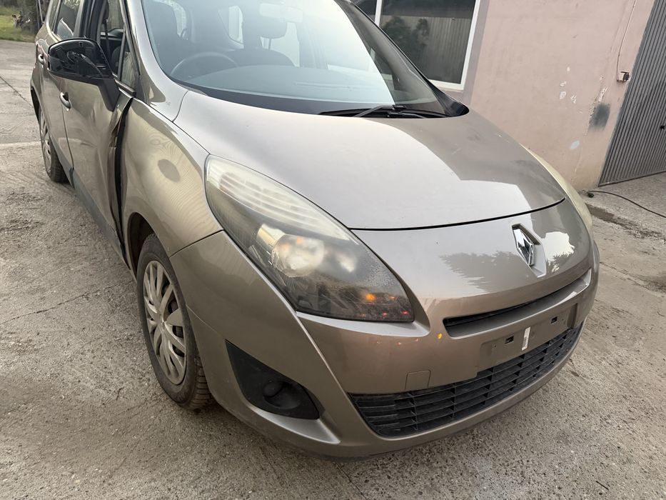 Bara fata capota motor renault scenic 1,6/16v  fab 2011 euro 5