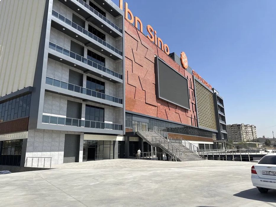 Сдается в аренду магазины офис или склад  600 000 за 16кв всю комнату