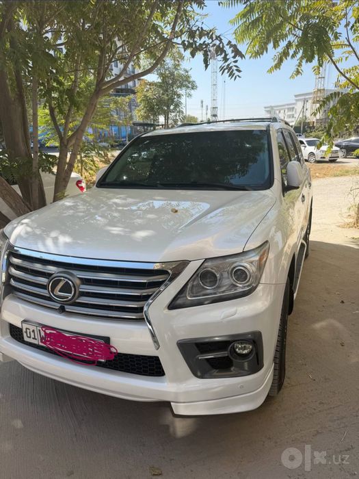 Lexus LX 570 srochna sotiladi