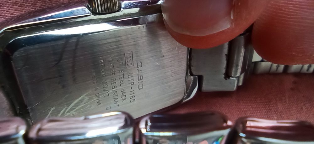 Часовници AKSEPT и CASIO