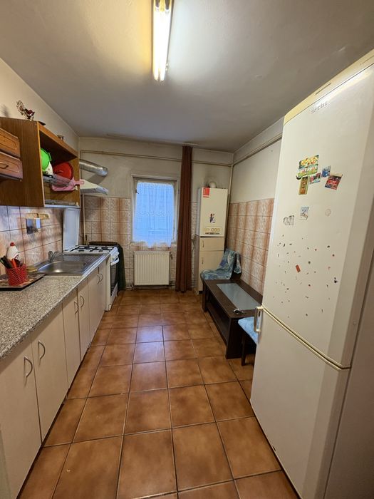 Inchiriez 2 camere Miron Costin