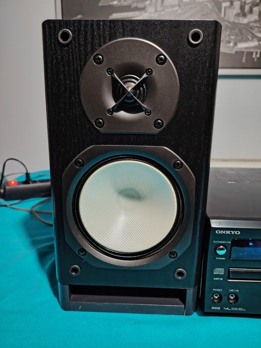 ONKYO CD Receiver CR-515 cu boxe Onkyo  D-N9BX, mini sistem audio, fără telecomandă.