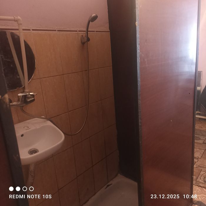 Комната общага, Новый рынок