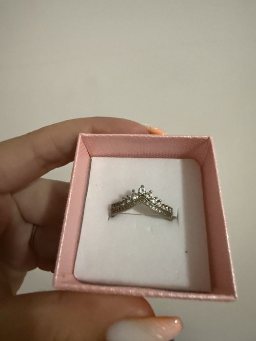 Продавам пръстен тип пандора