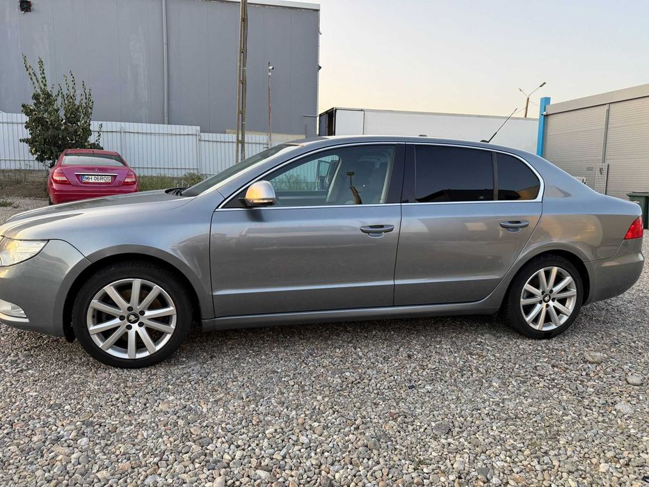 SKODA Superb 2011 — imagine 2