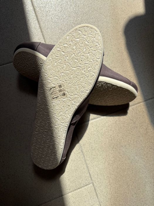 Women’s Alpargatas Toms