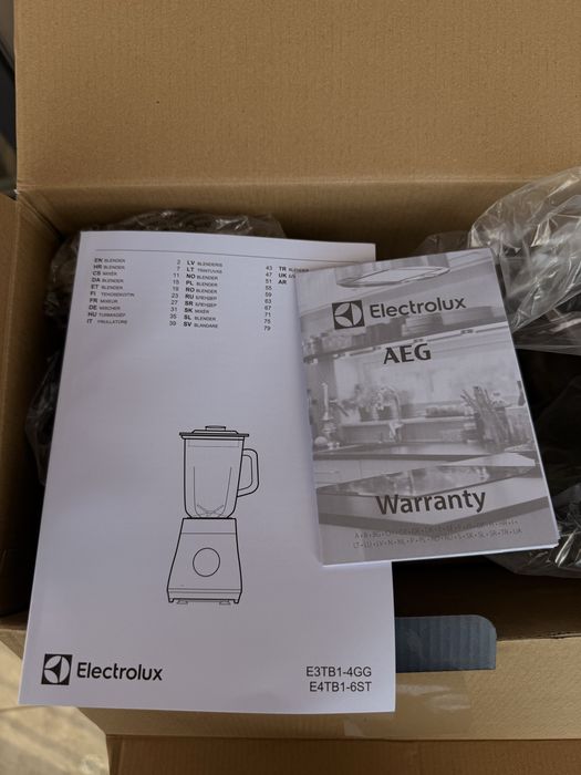 Блендер Electrolux E4TB1-6ST 800W като нов