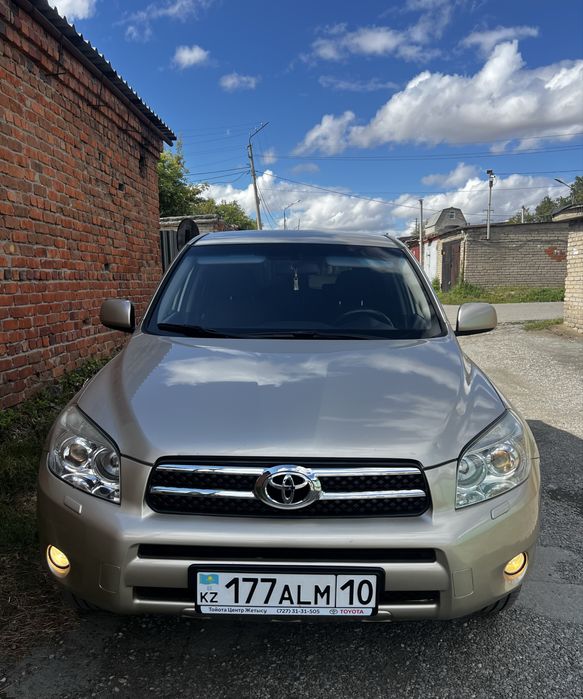 Продам Toyota RAV4