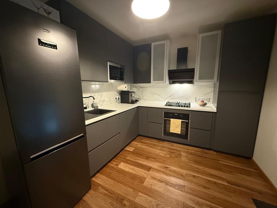 Casă modernă de închiriat în cartierul rezidențial Green Residence