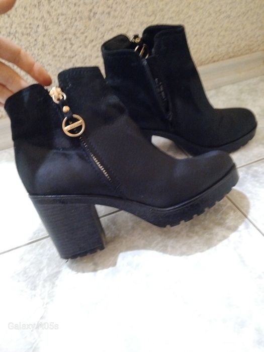 Велурени дамски боти р-р 37