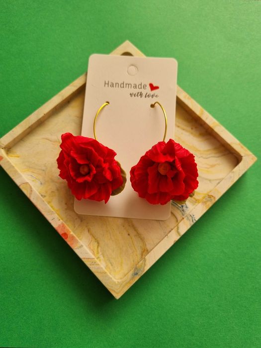 Bijuterii lucrate manual