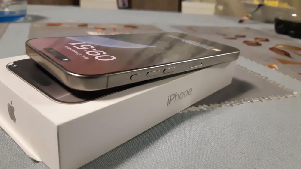 Vând/schimb iphone 16 pro max 256 natural titanium