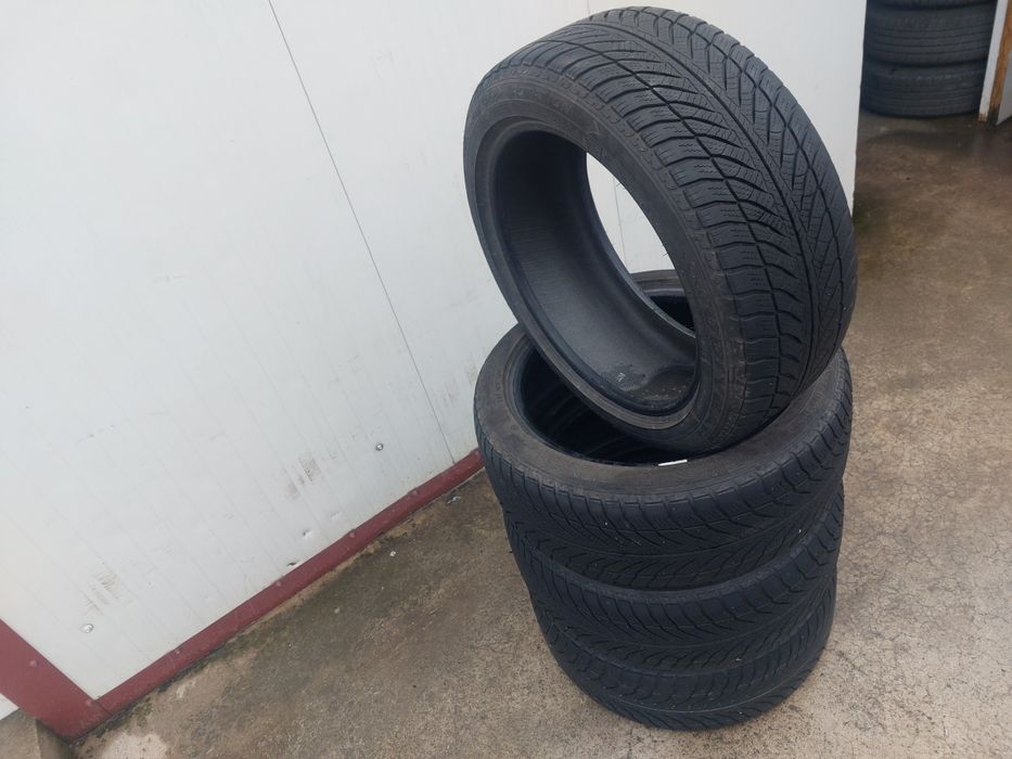 100 lei bucata! Set anvelope RUNFLAT M+S/IARNA 205 50 r17 Goodyear