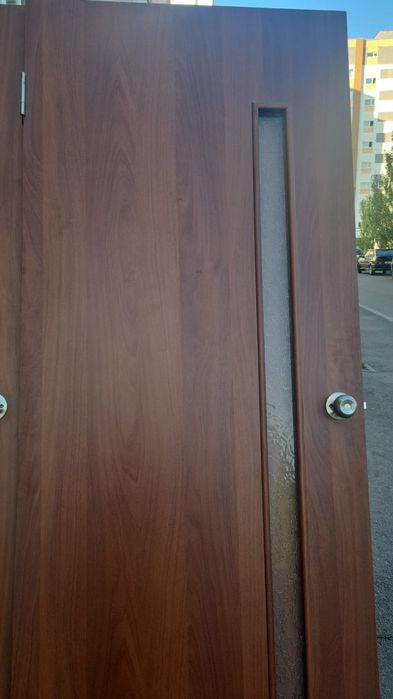 Продам двери 80см в хорошем состоянии