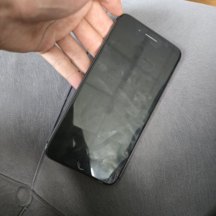 Iphone 8 plus телефон сатылады
