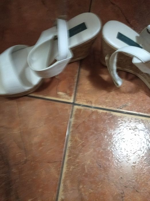 Sandale albe cu platforma mar 37