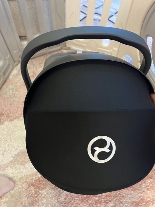 Cybex Aton 5 - 2 броя кошници за новородено