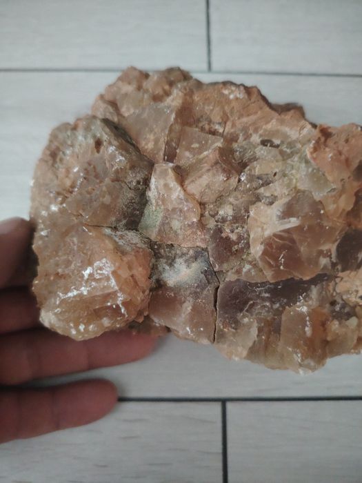 Piatra  opal in forma ei naturala