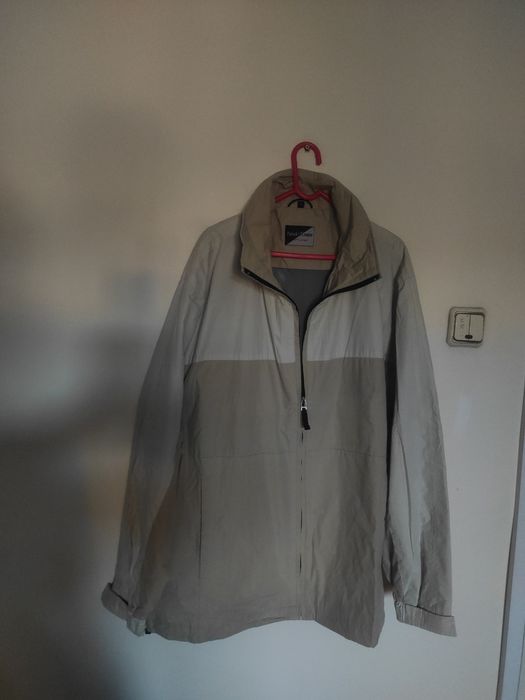 Geci moderne, usoare si foarte practice