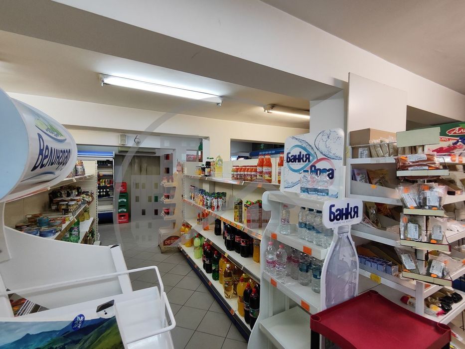 Продава се Магазин в Варна, Лятно кино Тракия - 285 кв.м за 1193 €/кв.м - Снимка #1