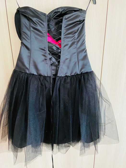 Абитуриентска (бална, шаферска, официална) рокля