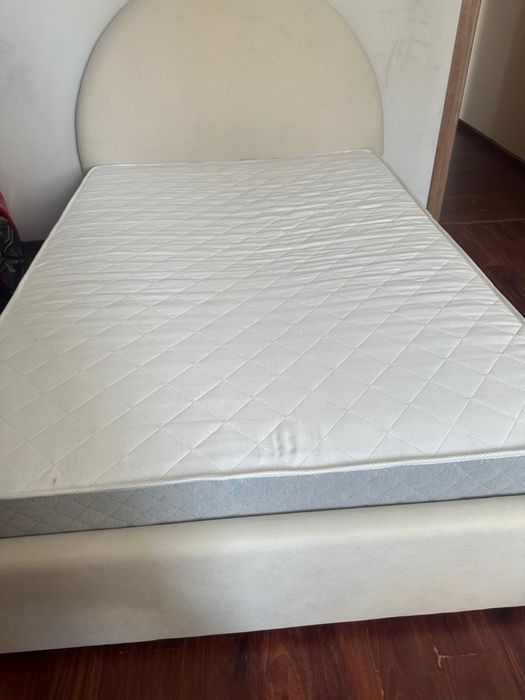 Продам кровать 140*200  без матраса