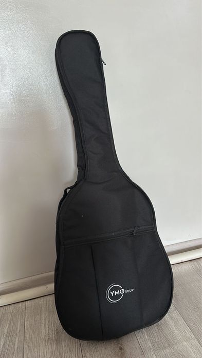 Акустическая гитара