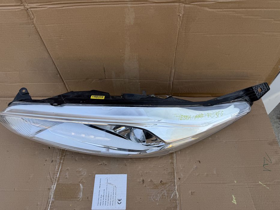Far stanga Ford Fiesta MK7 Facelift Lupa Halogen 2013-2018