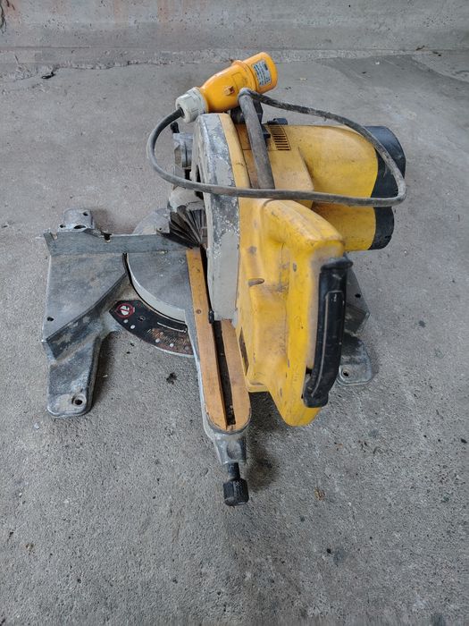 Circular 110V DeWALT