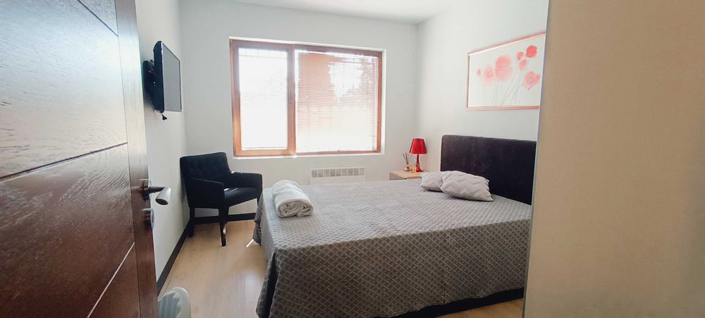 Дава се под наем Тристаен апартамент в Варна, Център - 101 кв.м за 897.6 € - Снимка #1