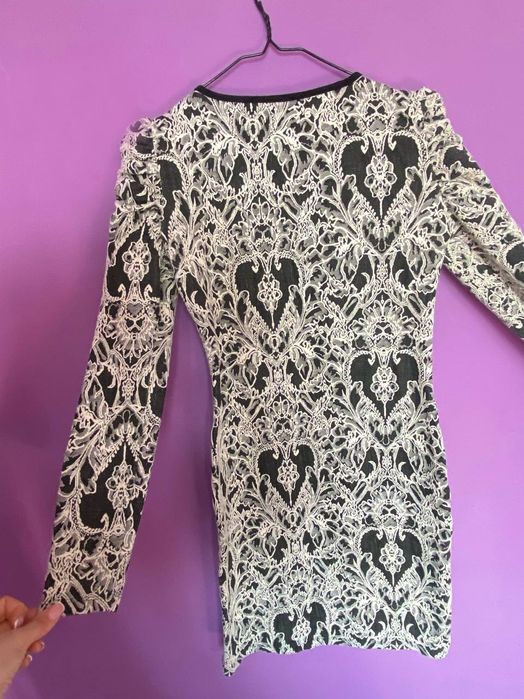 Дамски вталени рокли